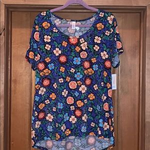 LulaRoe Classic Tee size XL NWT